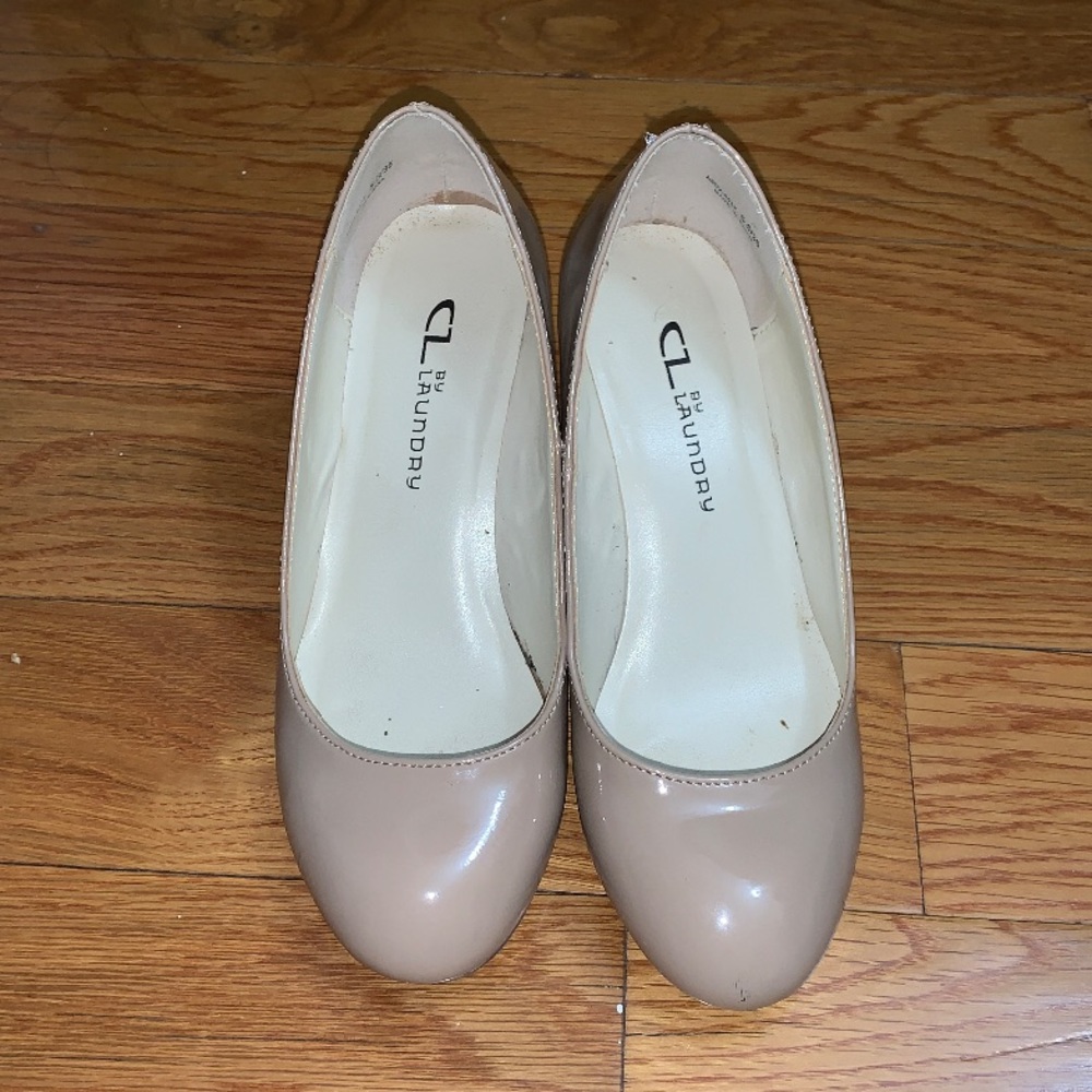 Nude wedges